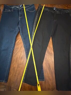 APT. 9 Skinny Jeans Duo Size 10 Blue Denim + Black Coated Trim